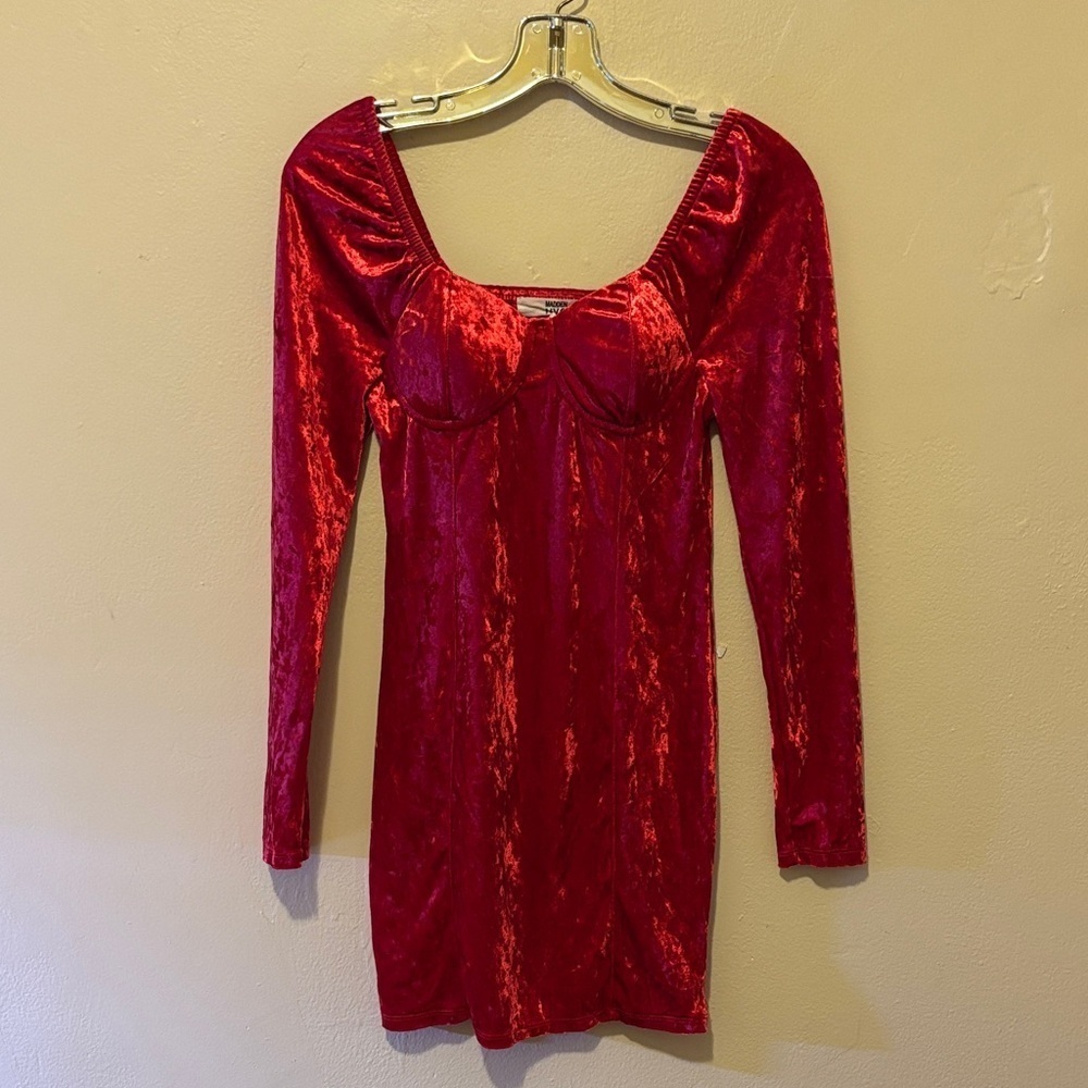 Chic Long Sleeve Red Velvet Dress